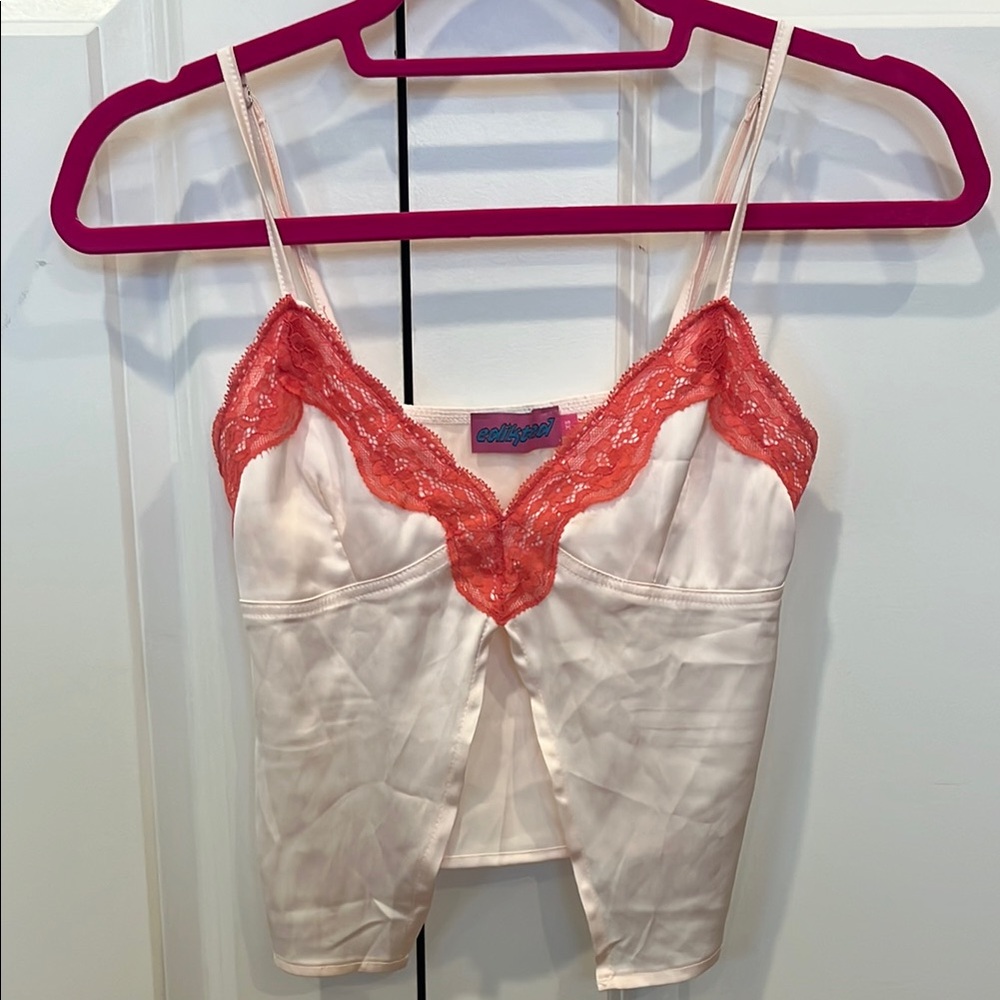 Edikted Lace Satin Split Top Pink